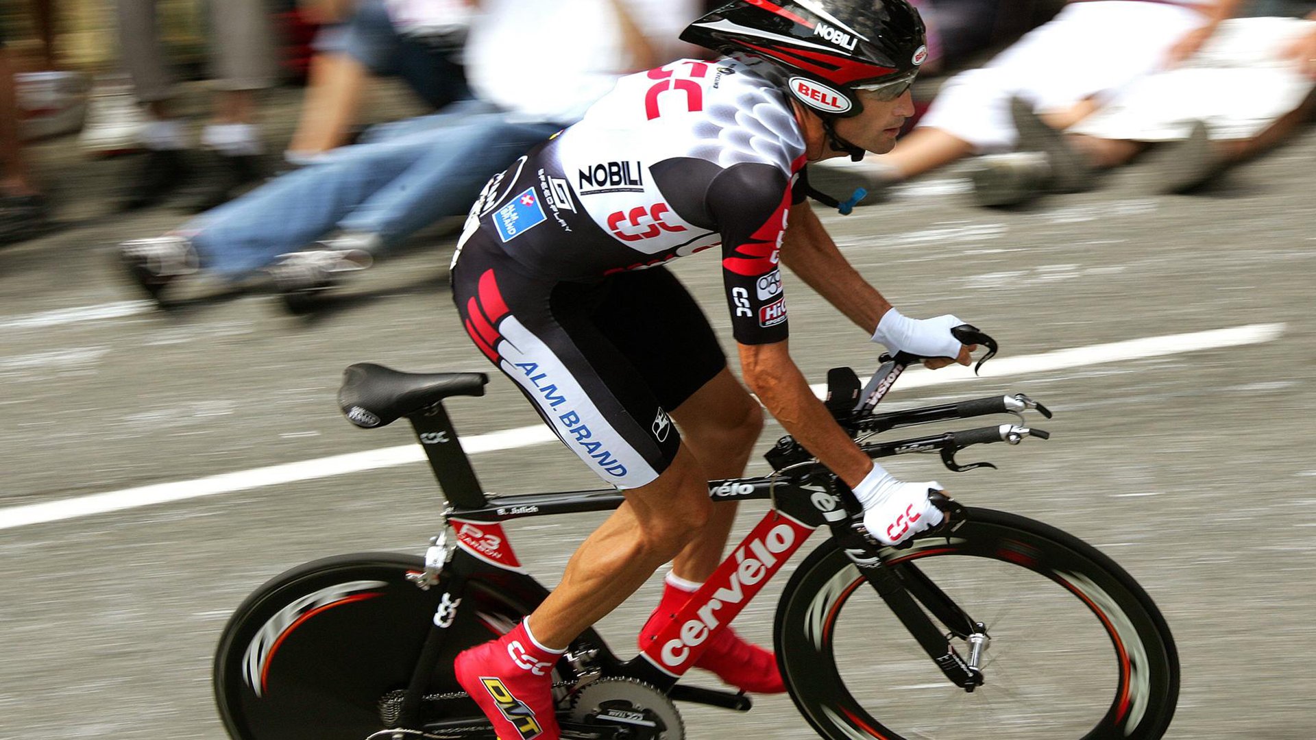 陈芋汐10米跳台决赛惊艳全场，陈芋汐女单十米跳水比赛